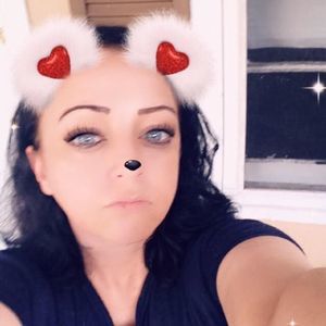 Meet your Posher, Leslie